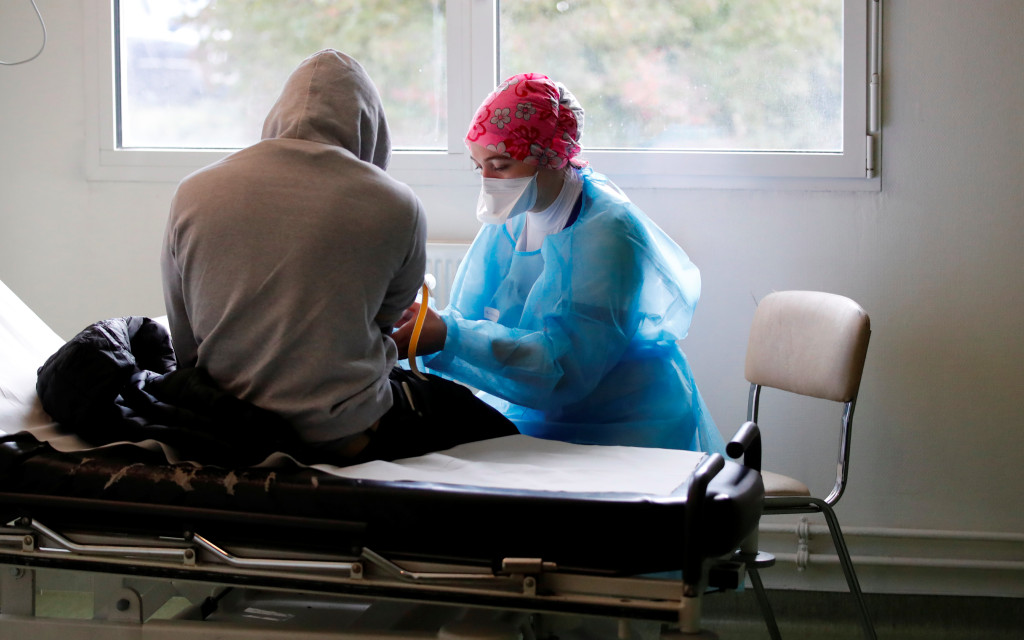 ‘Al borde del desastre’: Europa combate avance del Covid