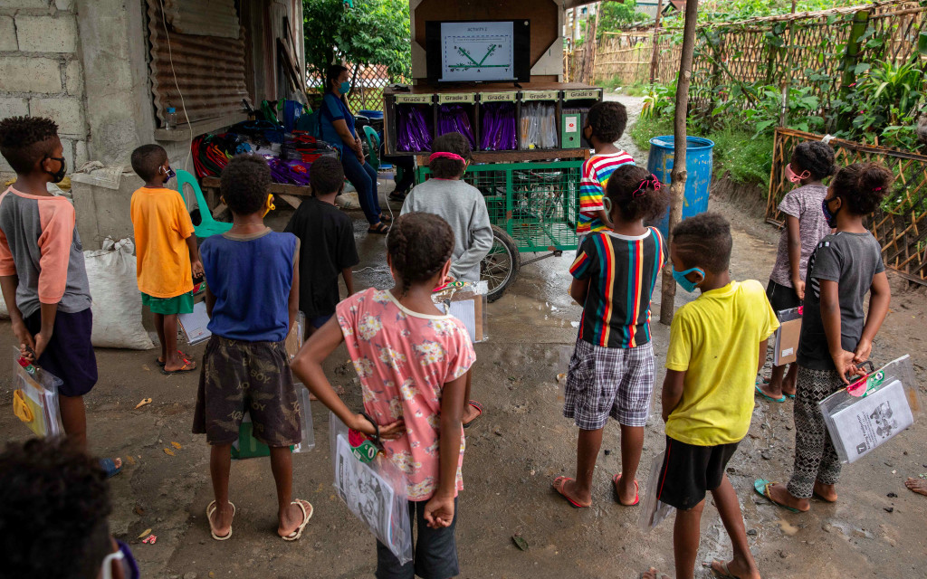 Carecen de apoyos frente a la pandemia 594 millones de niños: Save the Children