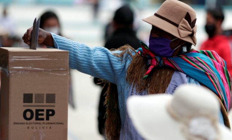 Bolivia realiza elecciones en medio de incertidumbre y temores de más convulsión social