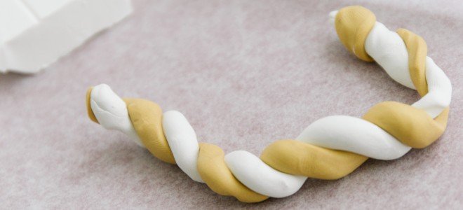 material de escultura de arcilla retorcida