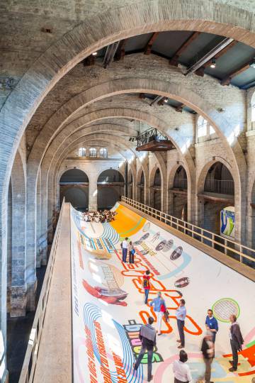 Interior del centro de arte contemporáneo de Burdeos (CAPC).