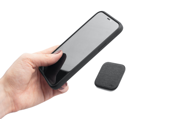 Mobile by Peak Design es una nueva y completa solución de montaje móvil para la comodidad diaria