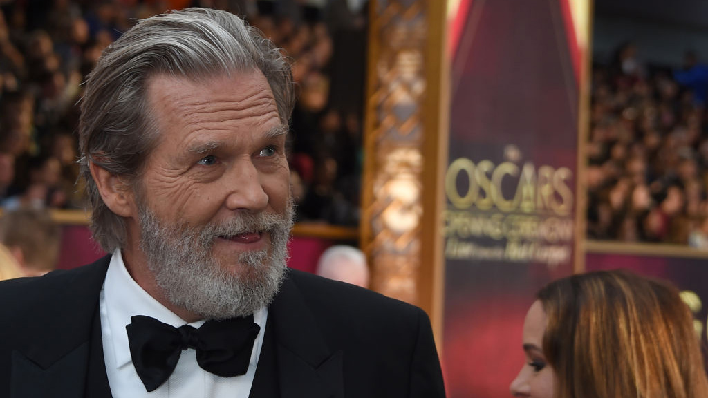 Legendario actor Jeff Bridges revela que tiene cáncer