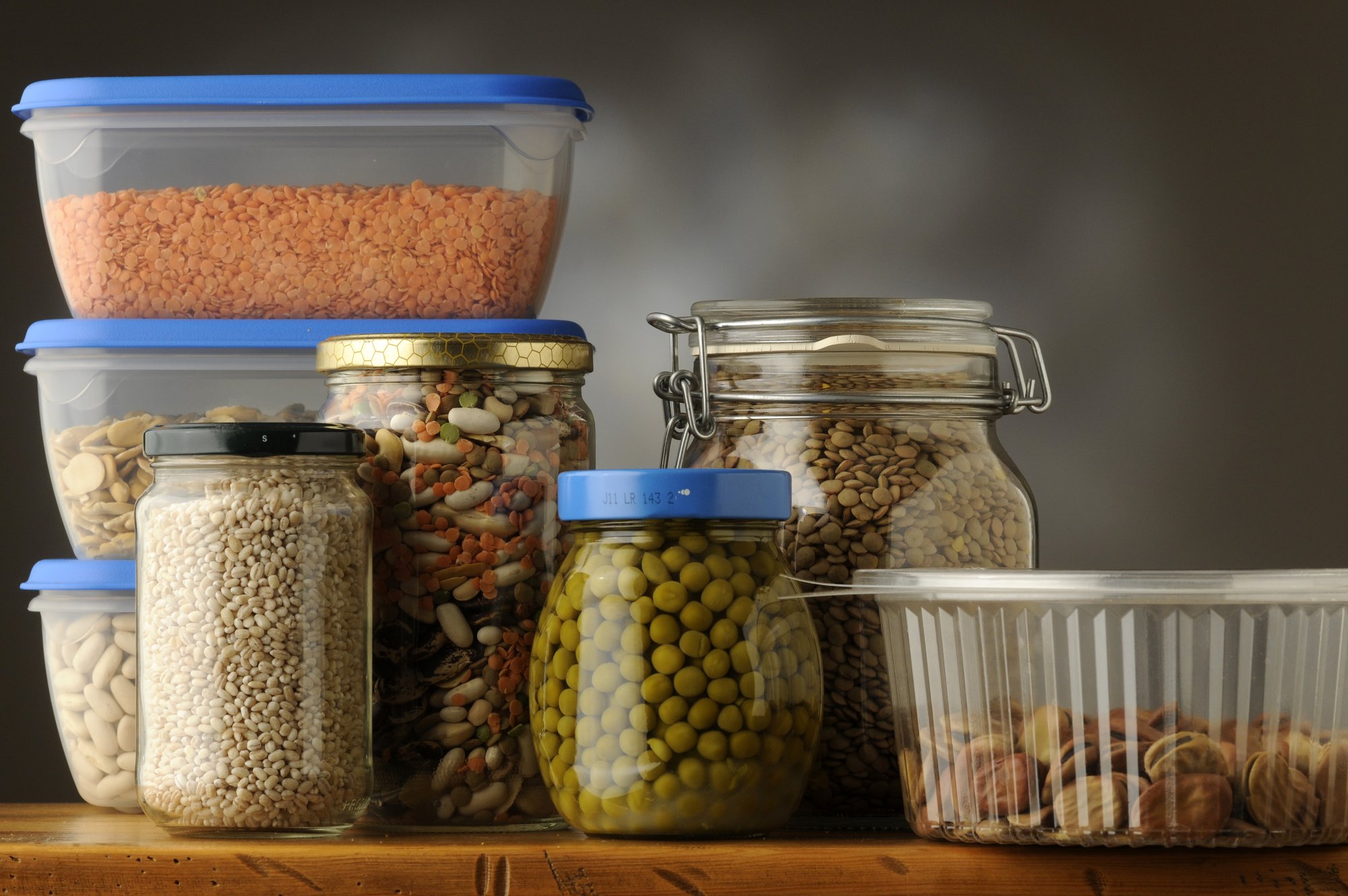 Recipientes utilizados para ayudar a organizar una cocina.