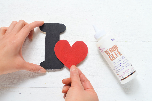 adherir piezas de madera entre sí