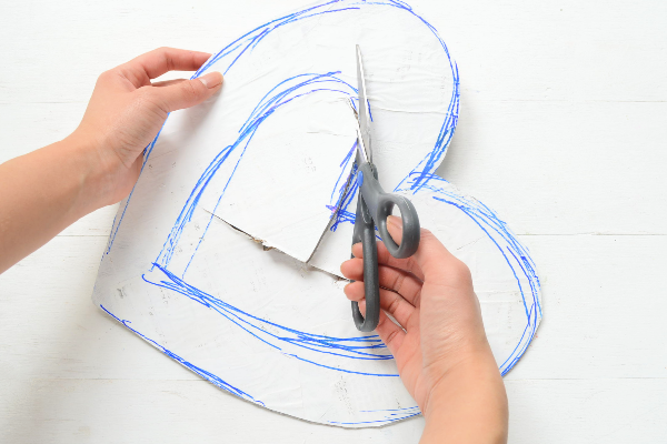 Cortar corona de cartón