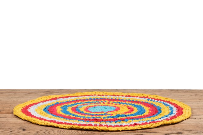 Un felpudo de cuerda enrollada.