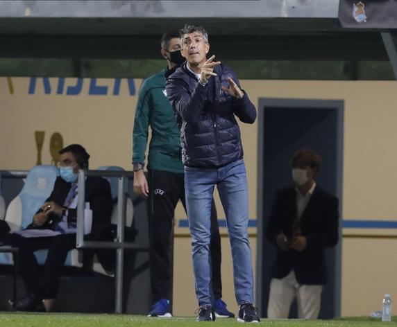 Imanol Alguacil da instrucciones en Rijeka