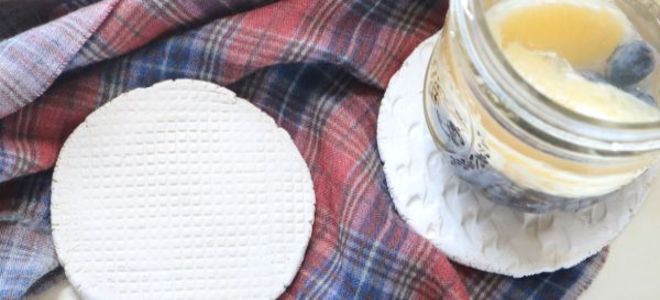 Cómo hacer posavasos de arcilla en relieve
