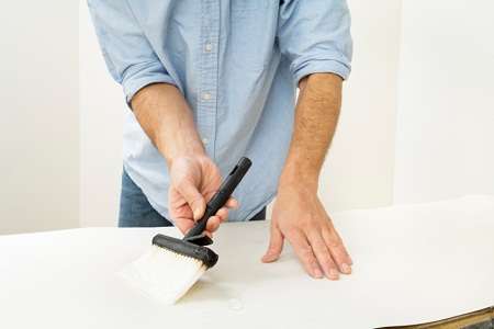 Aplicar pasta de papel tapiz