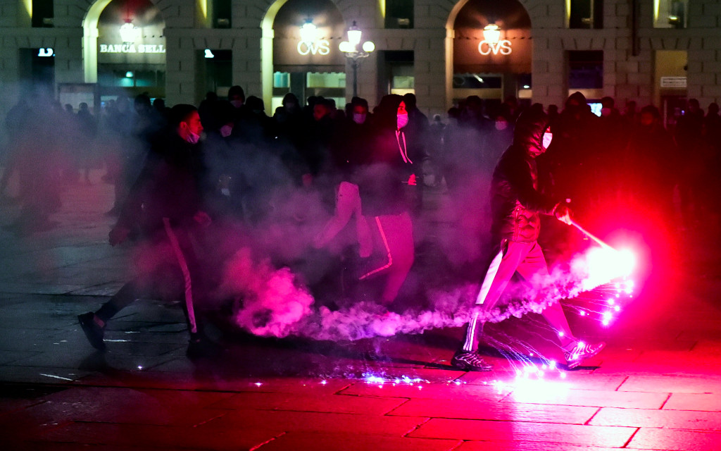 Reportan detenidos, lesionados y destrozos tras protestas contra medidas de gobierno italiano