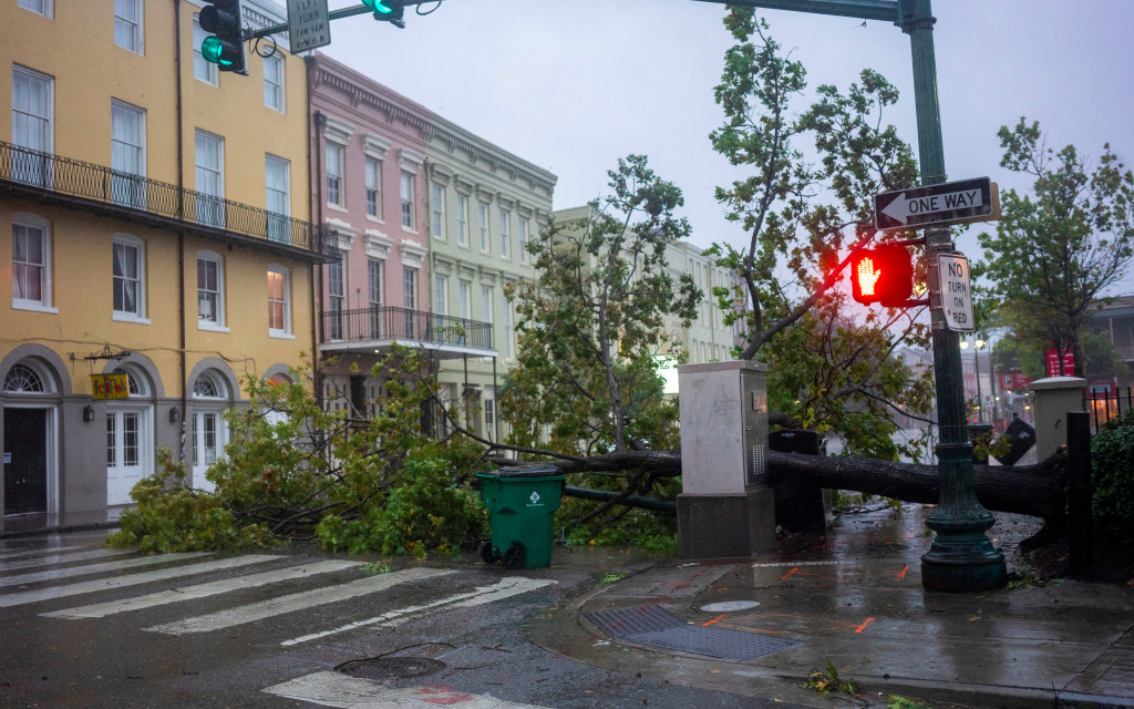 Paso de huracán Zeta deja enormes daños y al menos dos muertos en EU