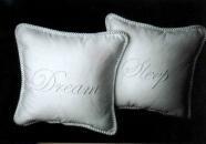 Almohadas bordadas del sueño |  LaNetaNeta.com