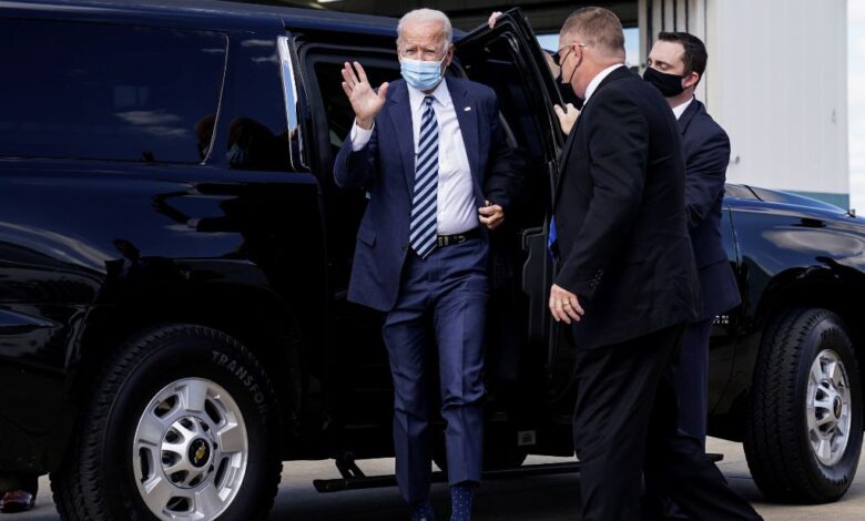 Campaña de Biden toma más medidas para protegerlo de Covid-19