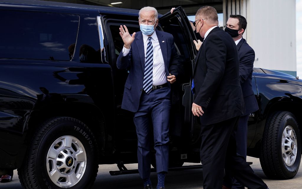 Campaña de Biden toma más medidas para protegerlo de Covid-19