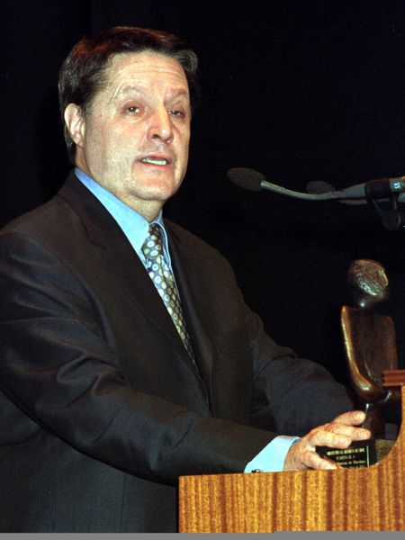Jesús García de Dueñas, en un homenaje en 2002 en el Festival Ibérico de Cine, en Badajoz.