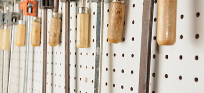 Cómo colgar el tablero de clavijas |  LaNetaNeta.com