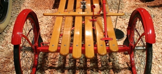 kart de madera teñida