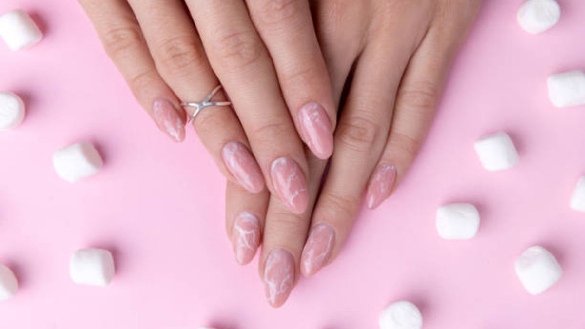 Cómo hacer la manicura tendencia para otoño 2020