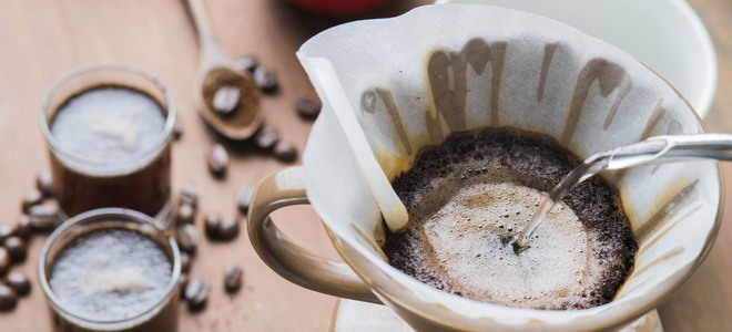 Cómo limpiar una cafetera manchada en 3 pasos