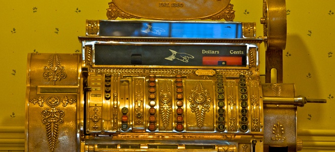 Cómo limpiar una caja registradora de latón