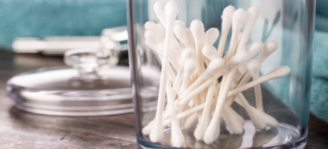 Cómo quitar los residuos de adhesivo del papel