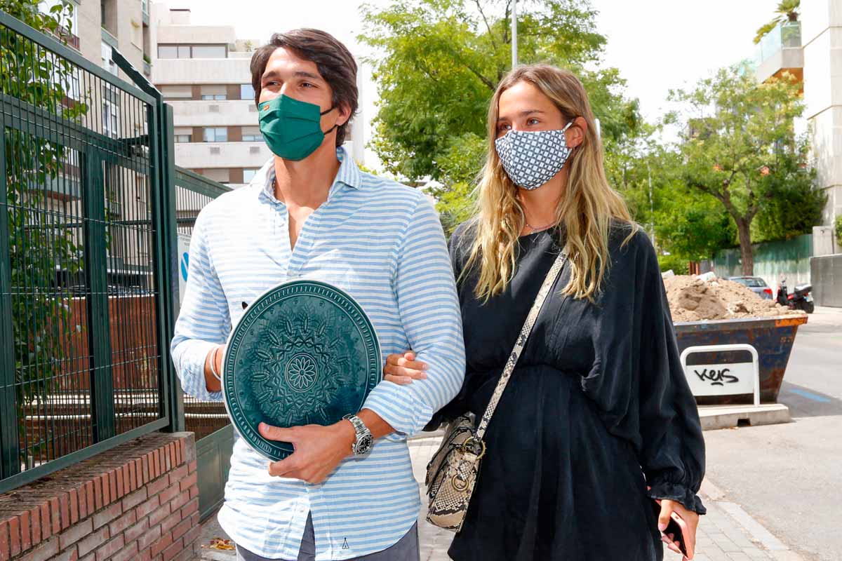 María Pombo, Pablo Castellano