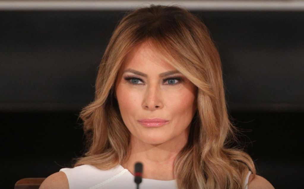 Departamento de Justicia de EU acusa penalmente a autora de libro sobre Melania Trump
