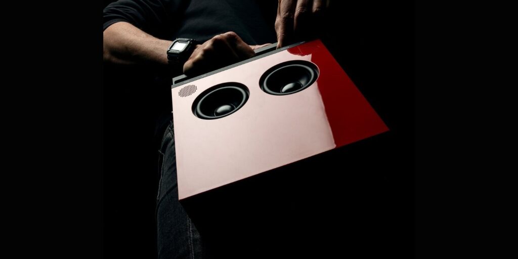 El altavoz Magic OB-4 permite a los oyentes rebobinar cualquier cosa, incluida la radio