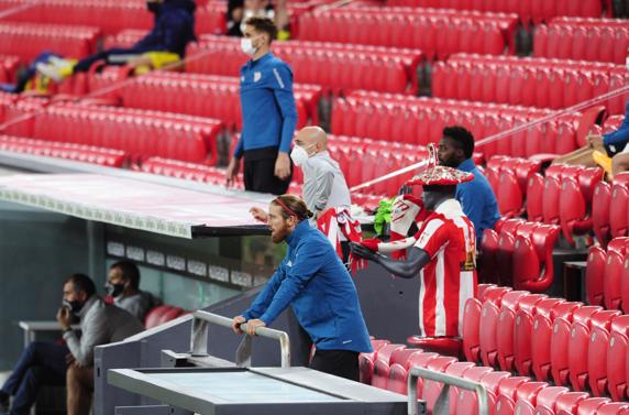 A falta del auténtico Txapela, recientemente fallecido, su recuerdo