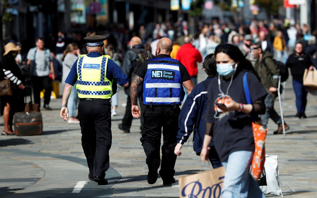 Europa debería restringir las reuniones masivas por aumento de casos Covid-19: OMS