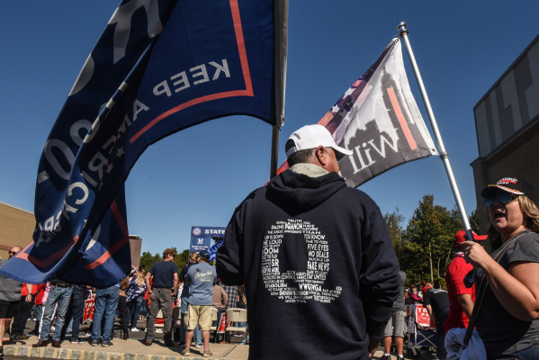 Facebook dice que prohibirá QAnon en sus plataformas
