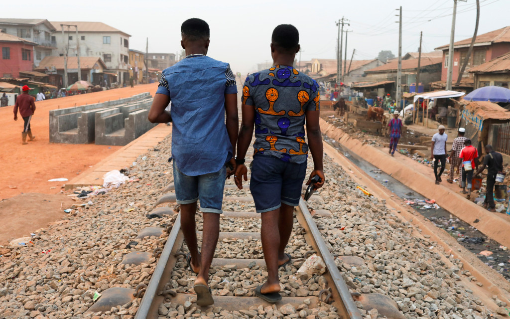 Fondo de respuesta global al VIH desatiende a hombres gays, bisexuales, y mujeres trans