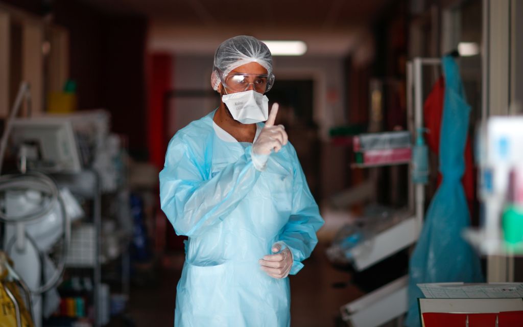 Francia registra un nuevo máximo diario de contagios de coronavirus