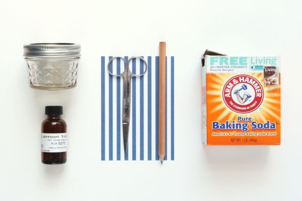 Suministros necesarios para hacer tu propio ambientador de habitación.