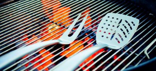 Herramientas para asar a la parrilla para el maestro asador