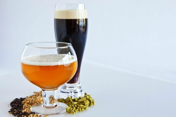 Homebrewing Head to Head: El Super Bowl de la cerveza DIY