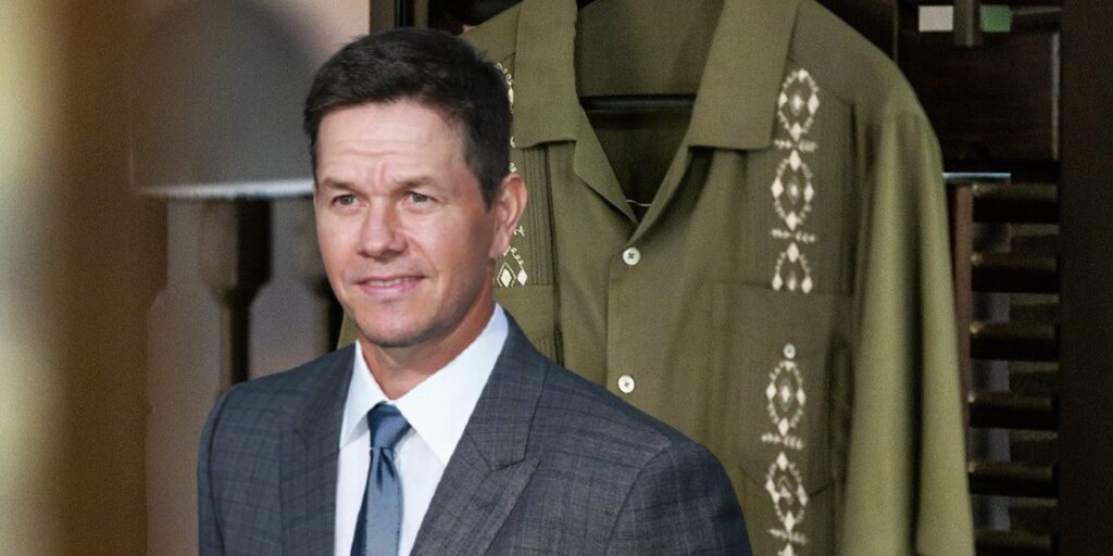 Imagen de la película Uncharted: Primer vistazo a la camisa Sully de Mark Wahlberg