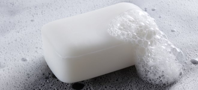 barra de jabón con espuma
