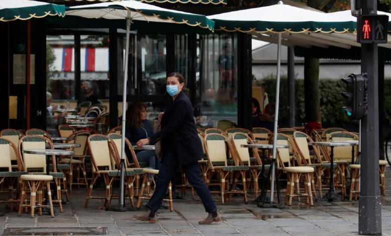 París cierra bares, gimnasios y piscinas por dos semanas, para contener rebrote de coronavirus