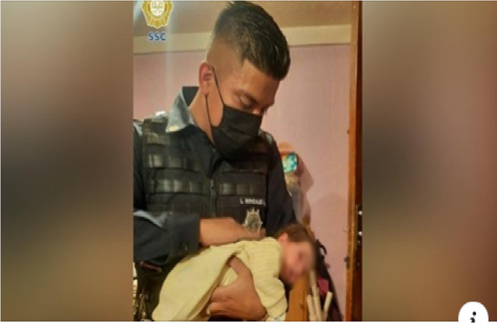 Policía salva a un bebé recién nacido de asfixiarse, utiliza novedosa técnica de salvamiento