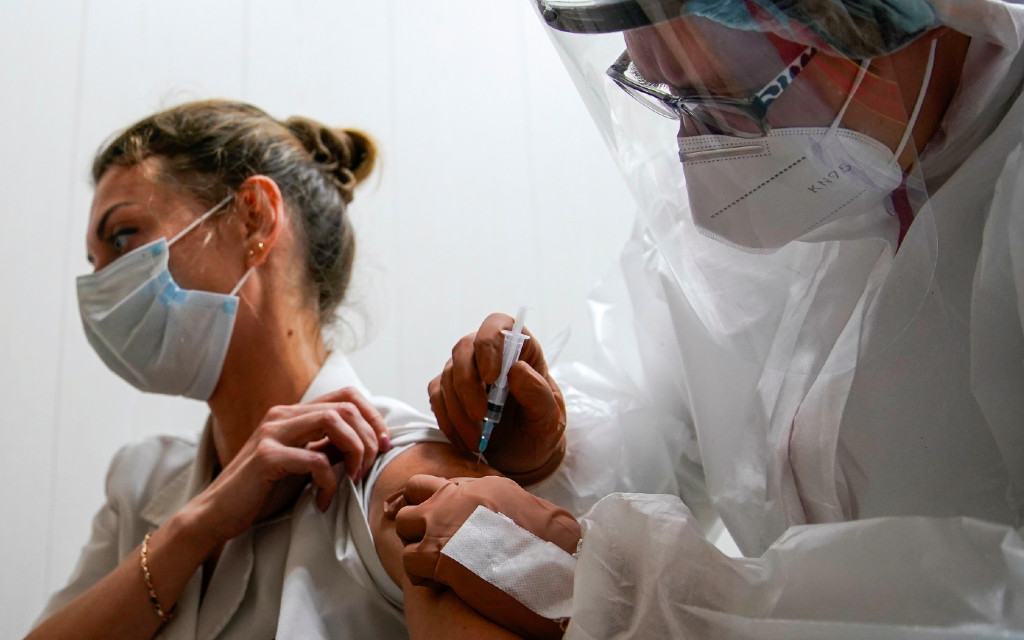 Putin asegura que Rusia aprobó su segunda vacuna anti-Covid