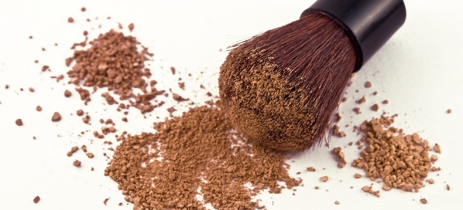 Quite el maquillaje bronceador de la ropa, las toallas y las alfombras