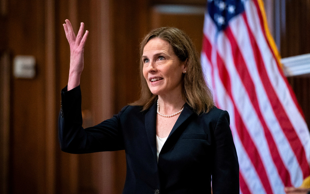 Trump celebra luz verde a nominación de Barrett a Corte Suprema en panel del Senado