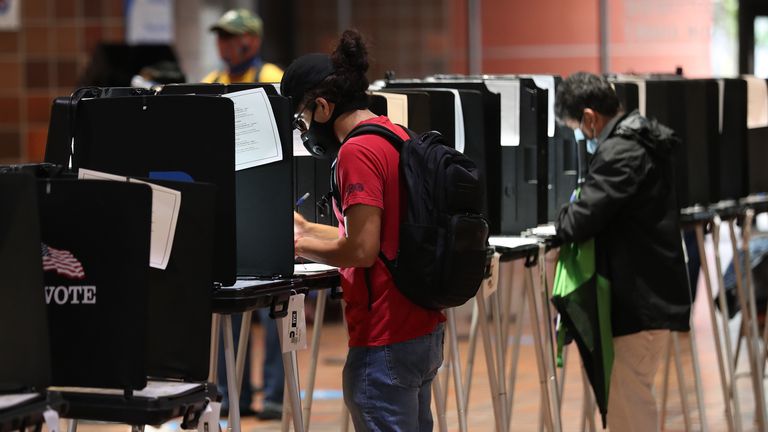 Algunos votantes en Miami (Florida), este miércoles.