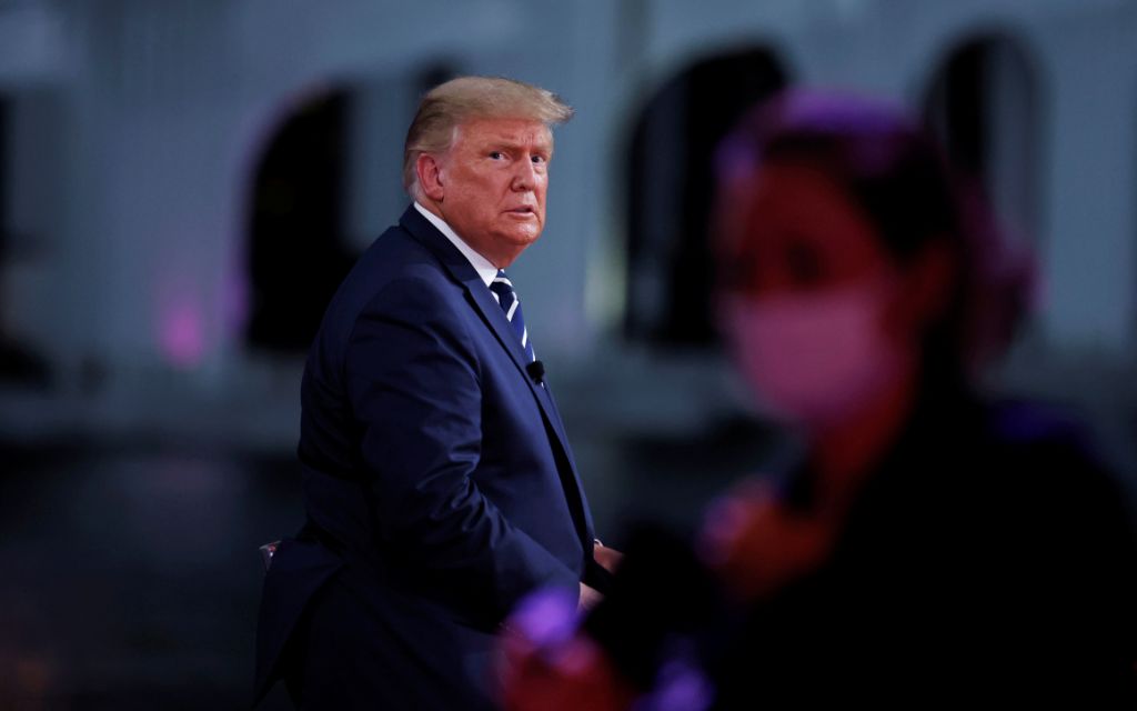 Twitter bloquea temporalmente cuenta de campaña de Trump