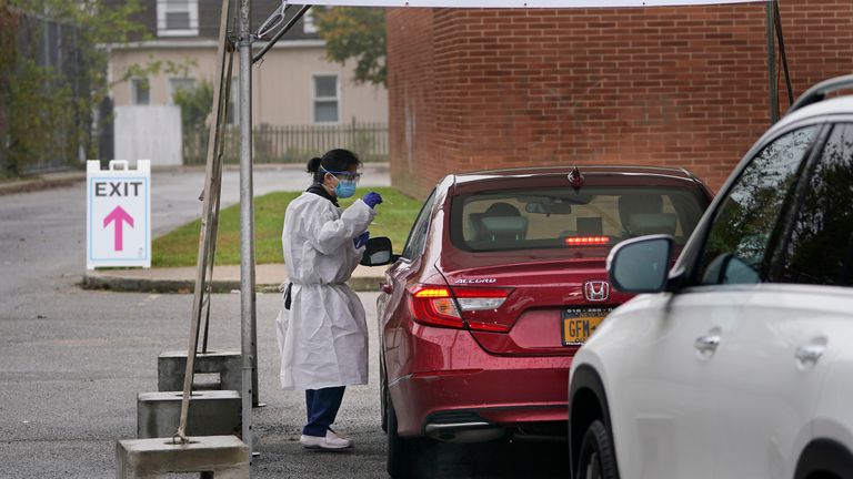 Un centro de pruebas de coronavirus a las afueras de Nueva York.