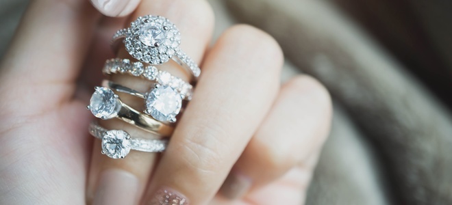 Uso de kits de herramientas de joyería para montaje y reparación