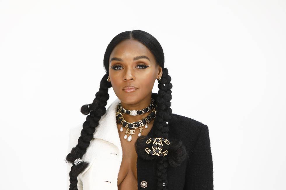 La artista Janelle Monae, en el desfile de Chanel, en París, el pasado marzo.