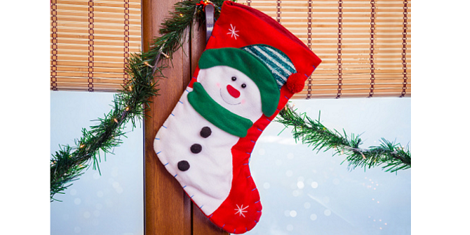 calcetín de navidad en la ventana